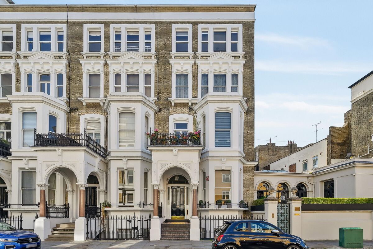 flat to rent in Redcliffe Square, London, SW10 CHQ012410518 Knight Frank