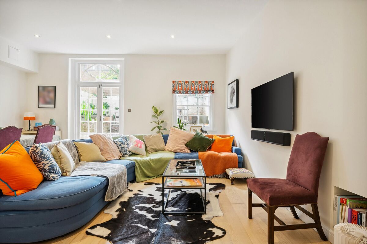 flat to rent in Redcliffe Square, London, SW10 CHQ012410518 Knight Frank