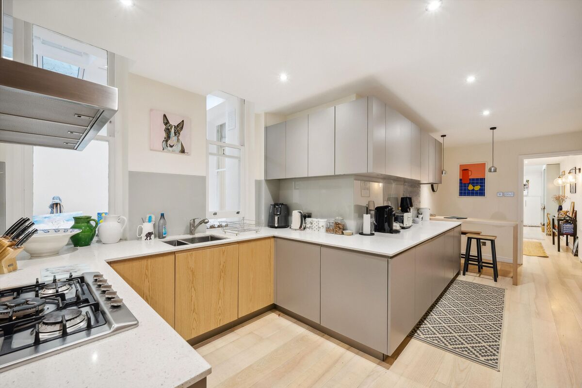 flat to rent in Redcliffe Square, London, SW10 CHQ012410518 Knight Frank