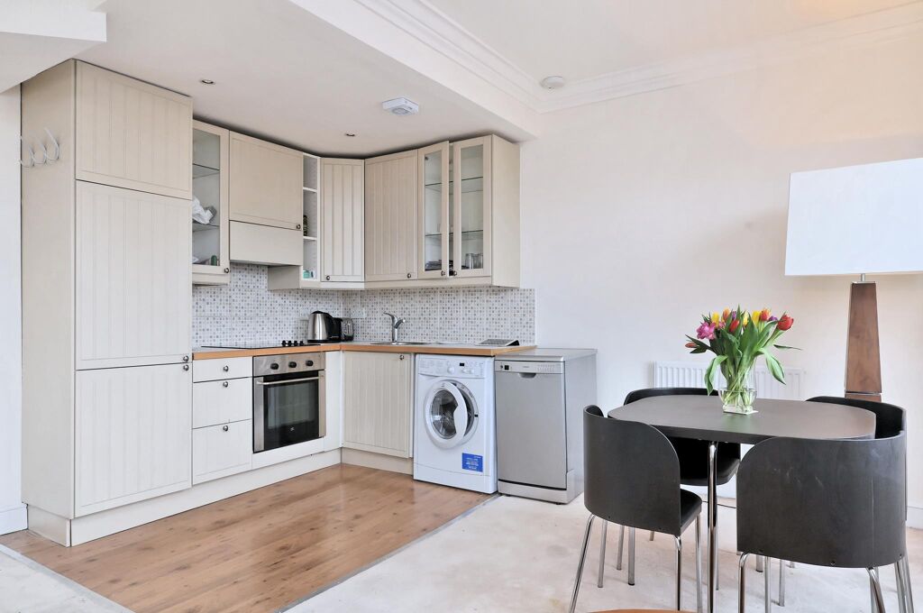 Image of Redcliffe Gardens, London, SW10