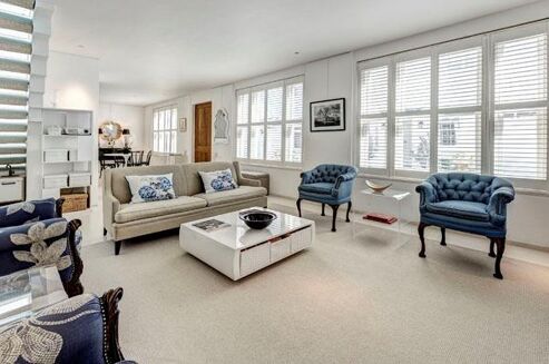 Picture of 4 bedroom house for rent.