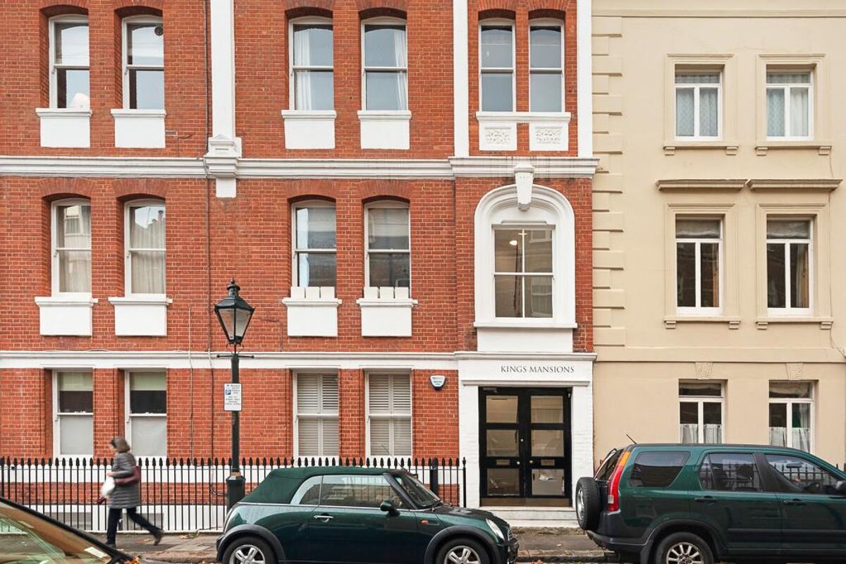 flat to rent in Kings Mansions, Lawrence Street, London, SW3