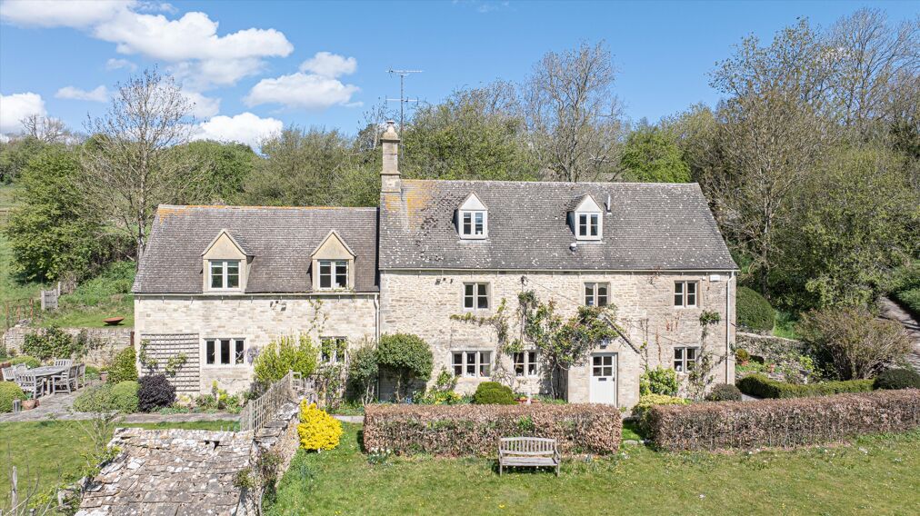 Image of Green Lane, Chedworth, Cheltenham, Gloucestershire, GL54