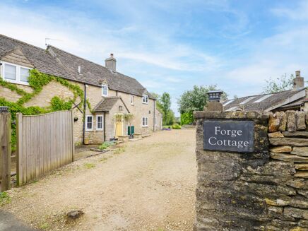 Picture of 3 bedroom house for sale.