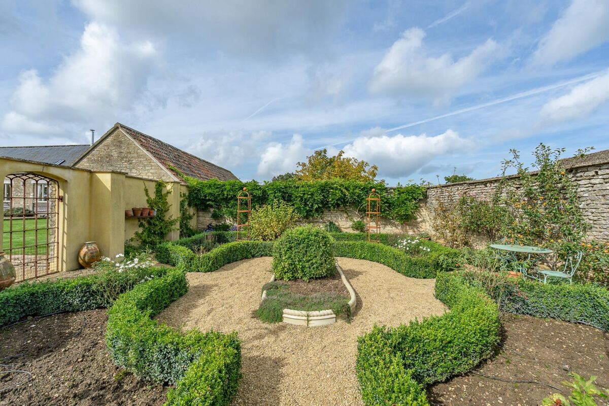 house for sale in Cherington, Gloucestershire, GL8 CIR012257370