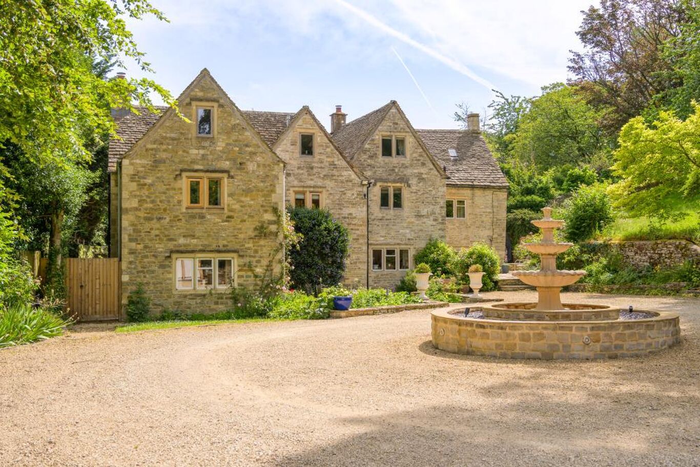 Image of Cowcombe Hill, Chalford, Stroud, Gloucestershire GL6