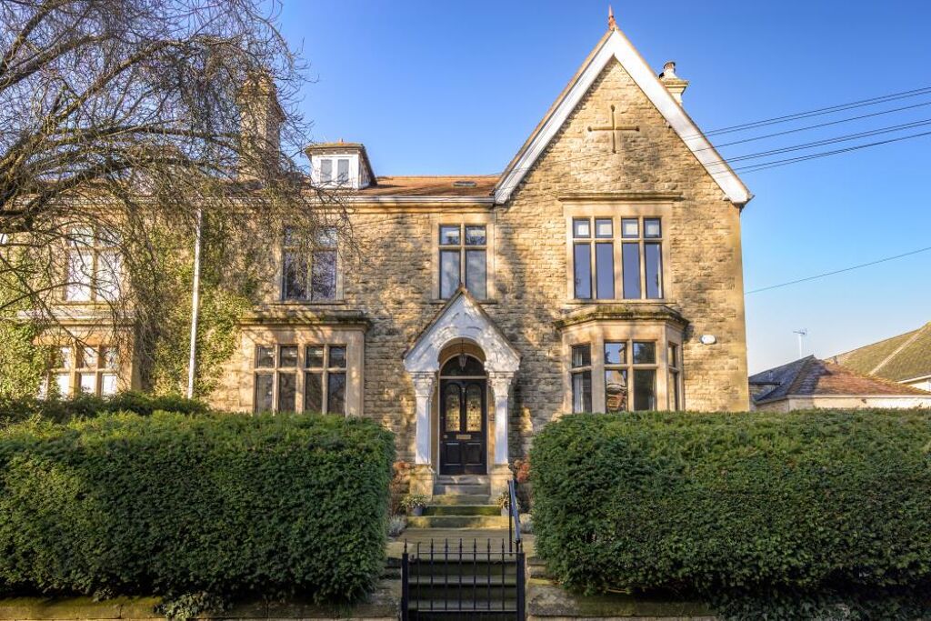 Image of The Avenue, Cirencester, Gloucestershire, GL7