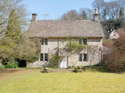 Picture of 4 bedroom house for sale.