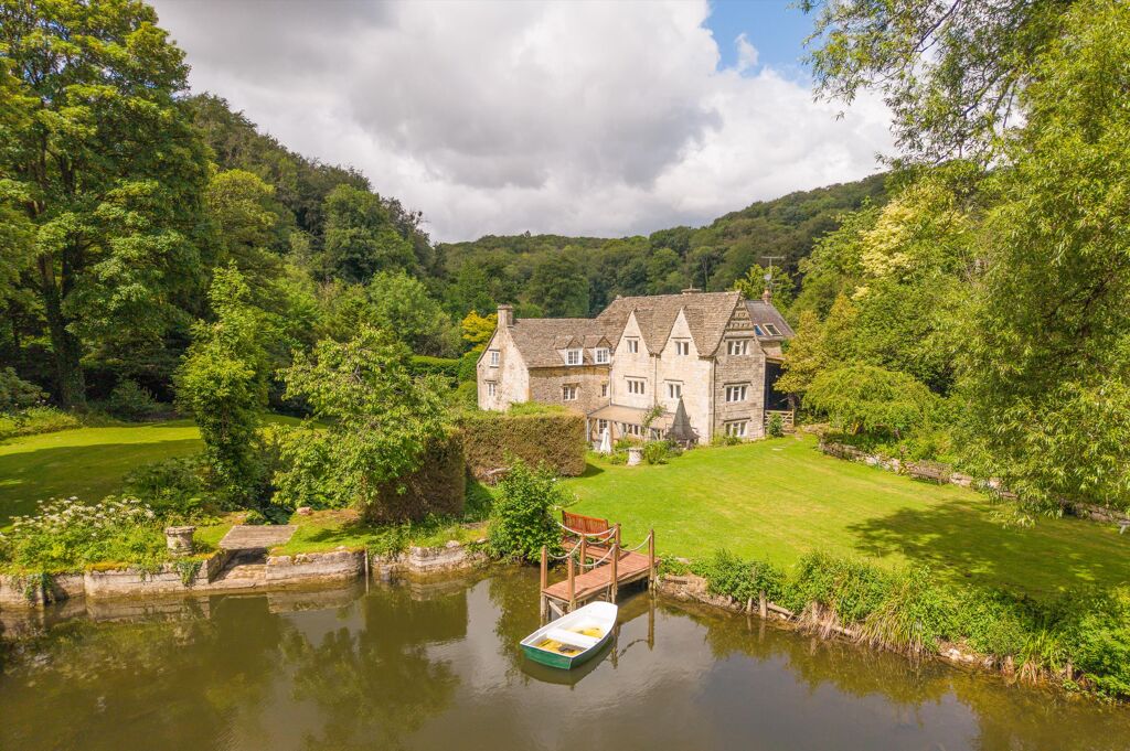 Image of Frampton Mansell, Stroud, Gloucestershire GL6
