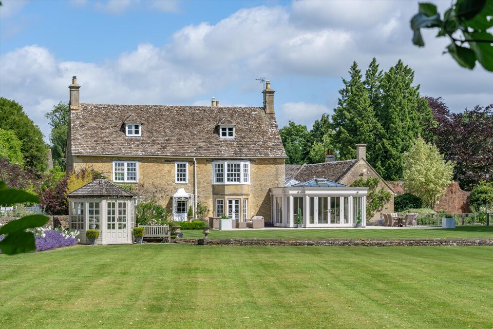 Image of Church Walk, Ashton Keynes,  Wiltshire, SN6
