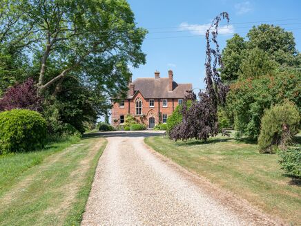 Picture of 6-7 bedroom house for sale.