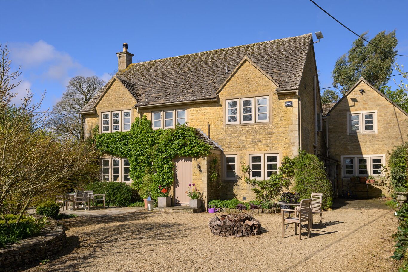 Image of Farmington, Cheltenham, Gloucestershire GL54