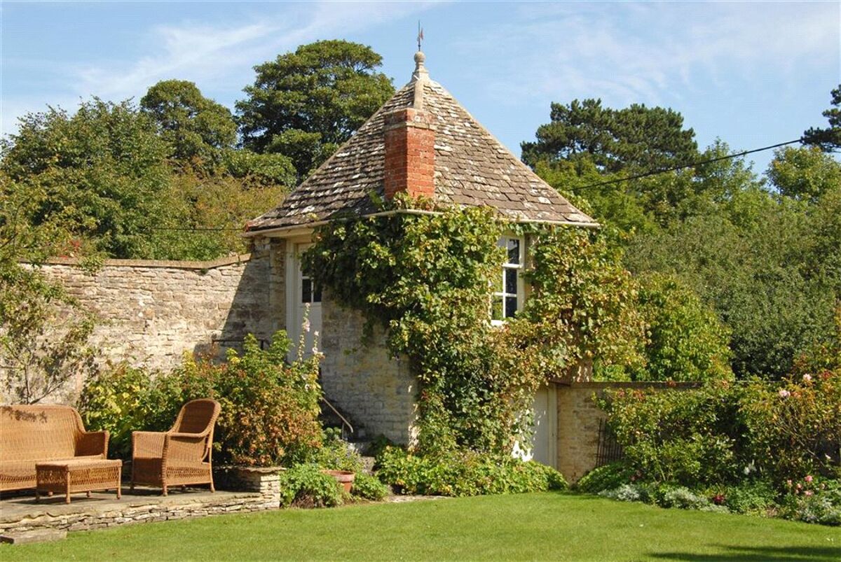 house for sale in Wharf Lane, Lechlade, GL7 CIR050104 Knight Frank