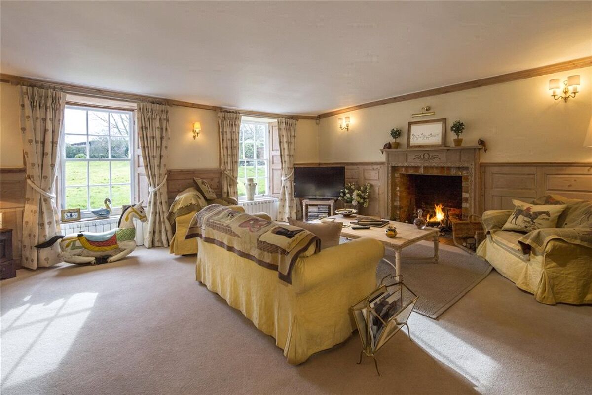 house for sale in Royal Wootton Bassett, Swindon, Wiltshire, SN4