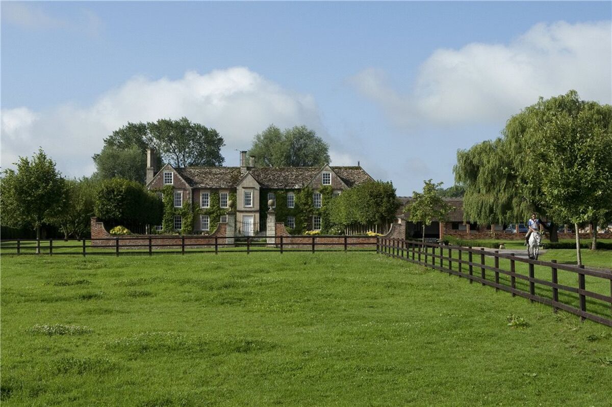 house for sale in Royal Wootton Bassett, Swindon, Wiltshire, SN4