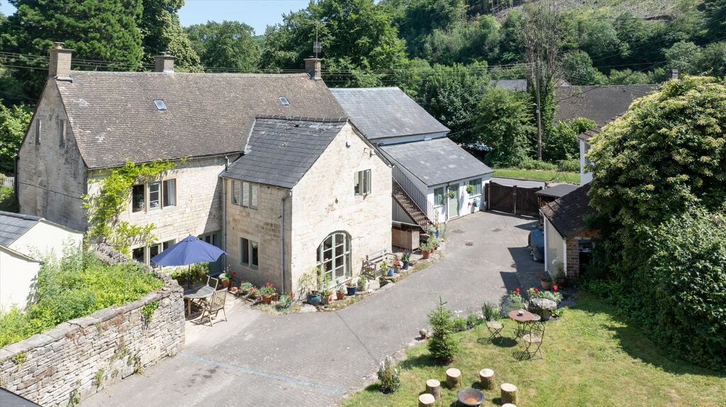 Image of Chalford, Stroud, Gloucestershire, GL6