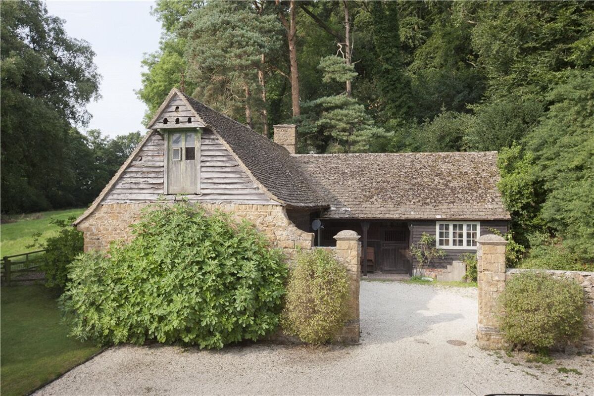 house for sale in Dursley, Gloucestershire, GL11