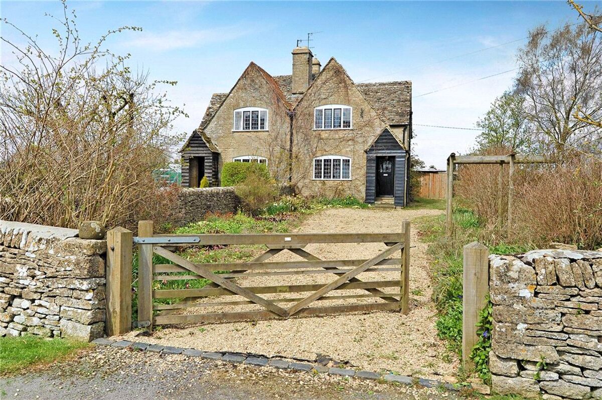 house for sale in Manor Farm Cottages, Lower End, Daglingworth