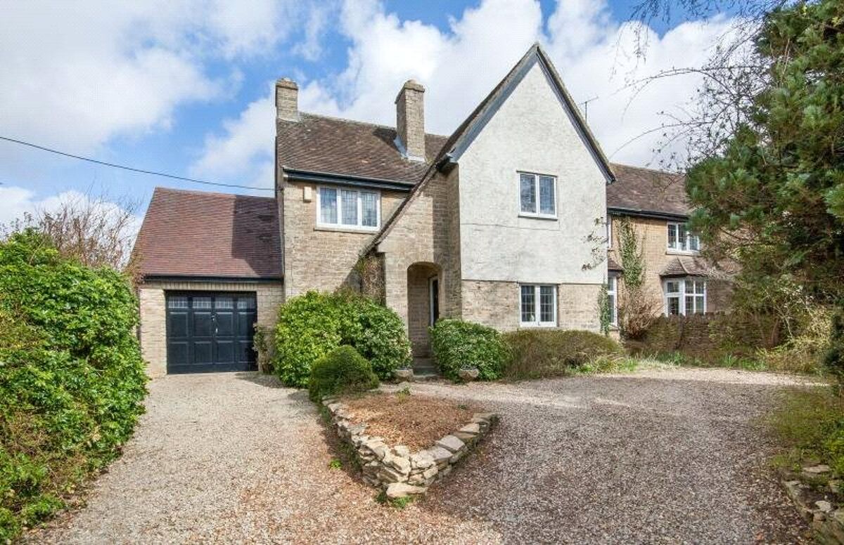 house for sale in Oxleaze Road, Tetbury, Gloucestershire, GL8