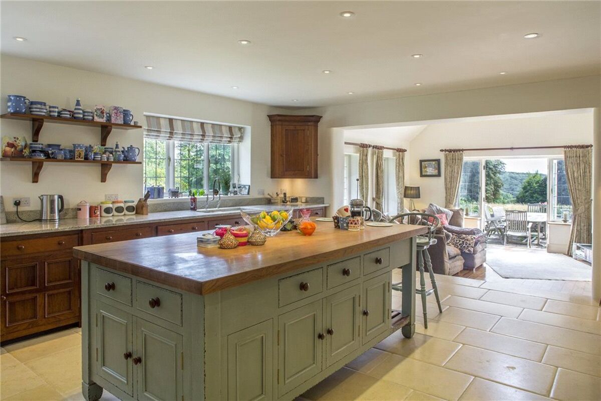 house for sale in Cuckoo Row, Minchinhampton, Stroud, Gloucestershire, GL6 CIR140208 Knight