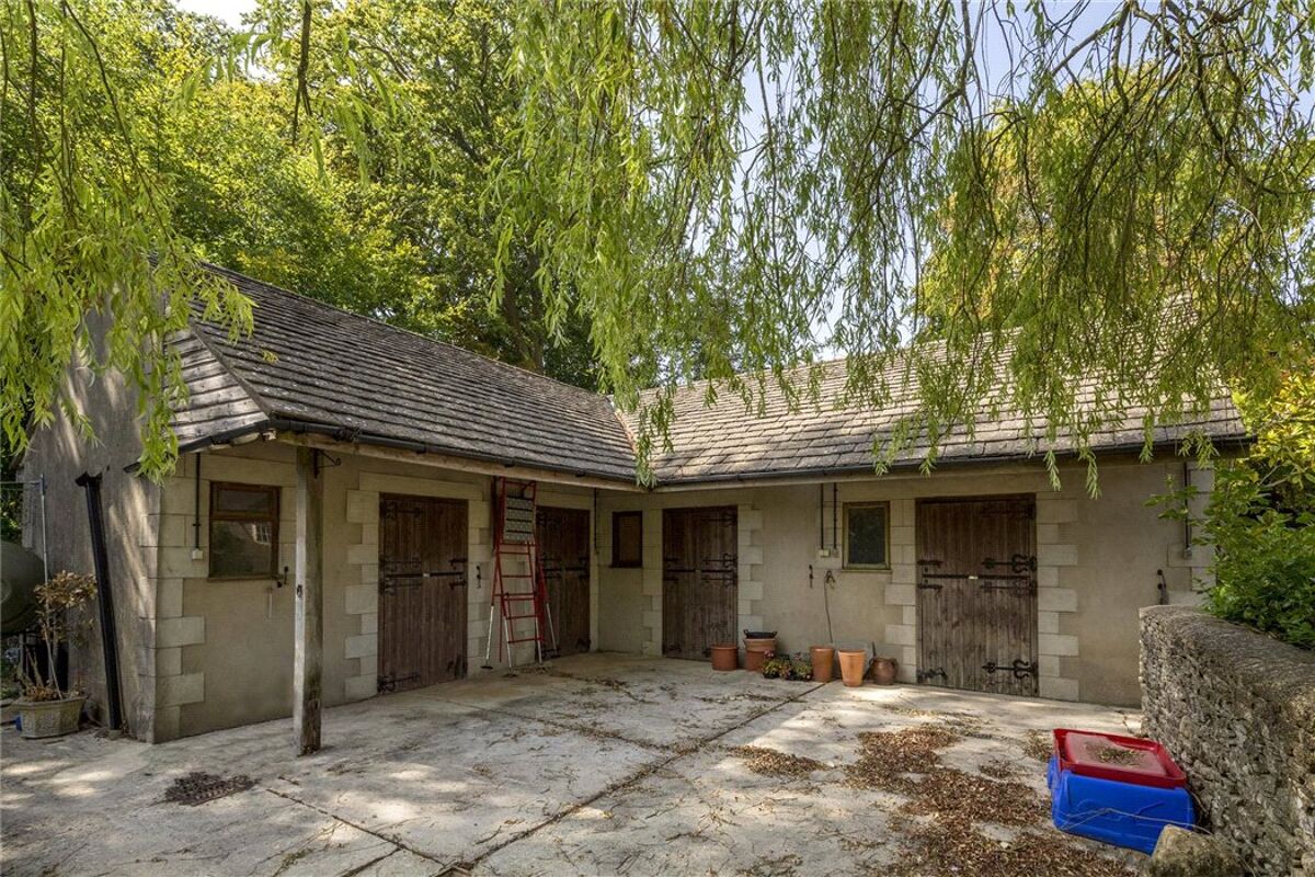 house for sale in Cuckoo Row, Minchinhampton, Stroud, Gloucestershire