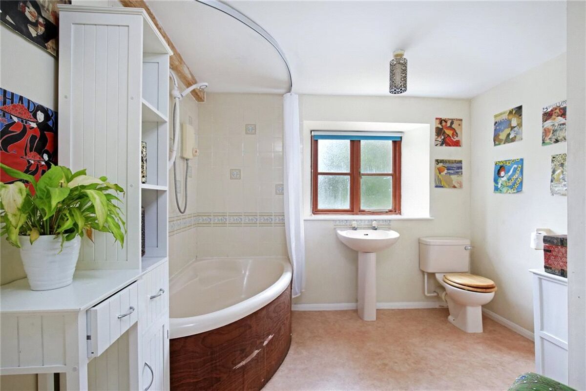 house for sale in Standish Park Cottages, Standish Park, Stonehouse