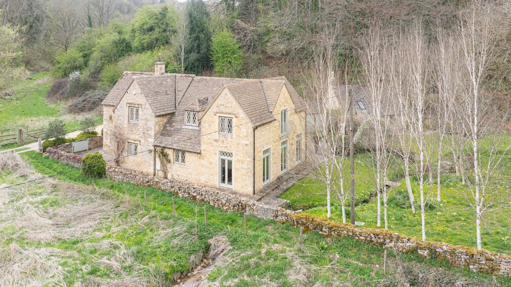 Image of Bismore, Eastcombe, Stroud, Gloucestershire, GL6