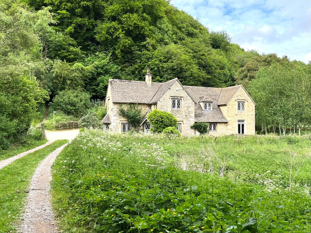 Image of Bismore, Eastcombe, Stroud, Gloucestershire, GL6