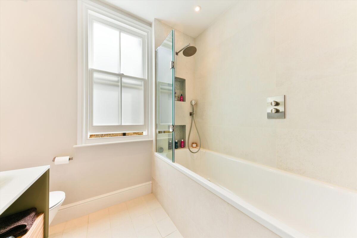 house to rent in Gosberton Road, London, SW12. CLQ012087140 Knight
