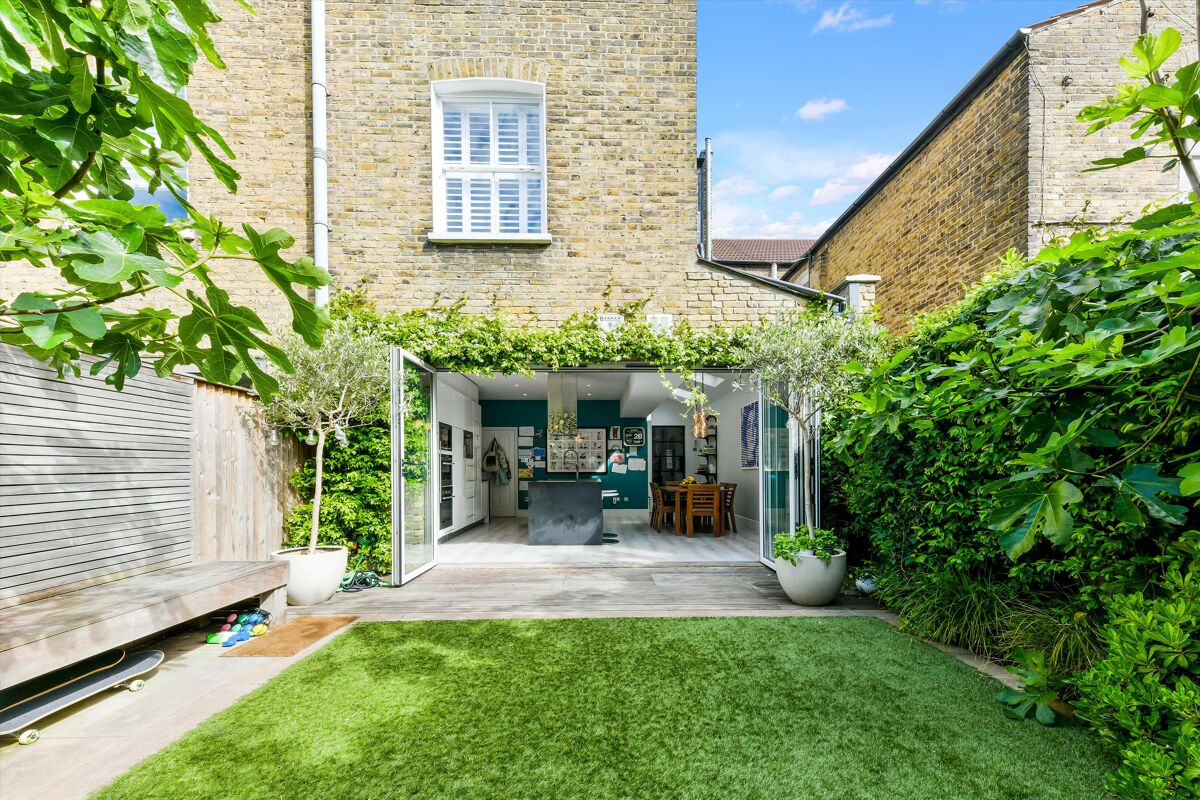 house to rent in Gosberton Road, London, SW12. CLQ012087140 Knight