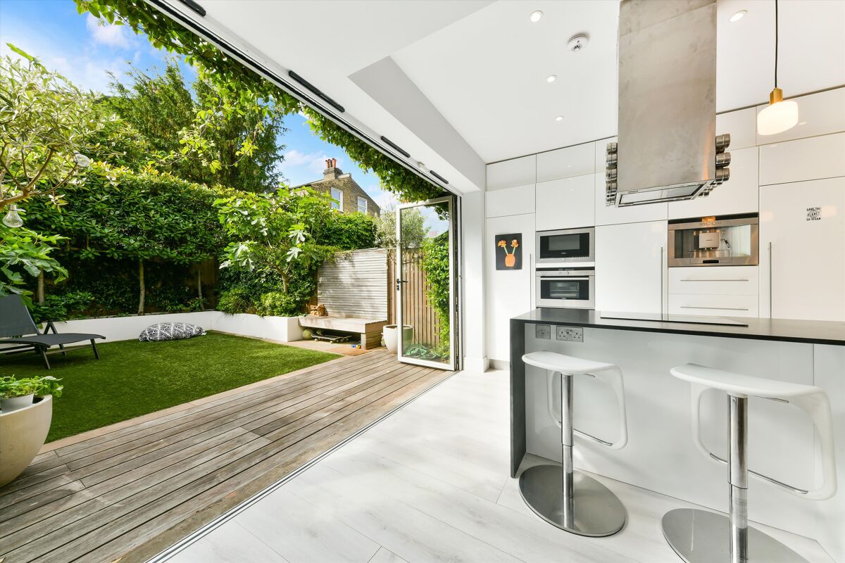 house to rent in Gosberton Road, London, SW12. CLQ012087140 Knight