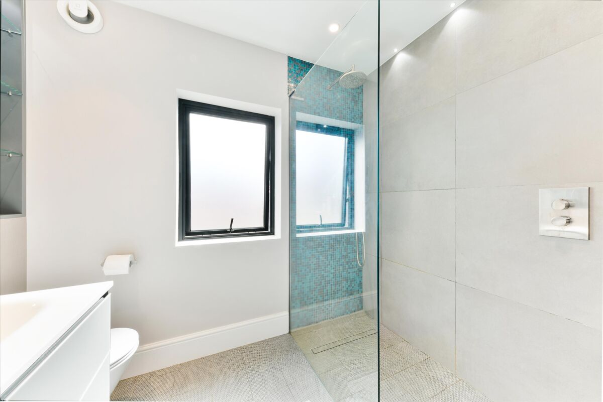 house to rent in Gosberton Road, London, SW12. CLQ012087140 Knight