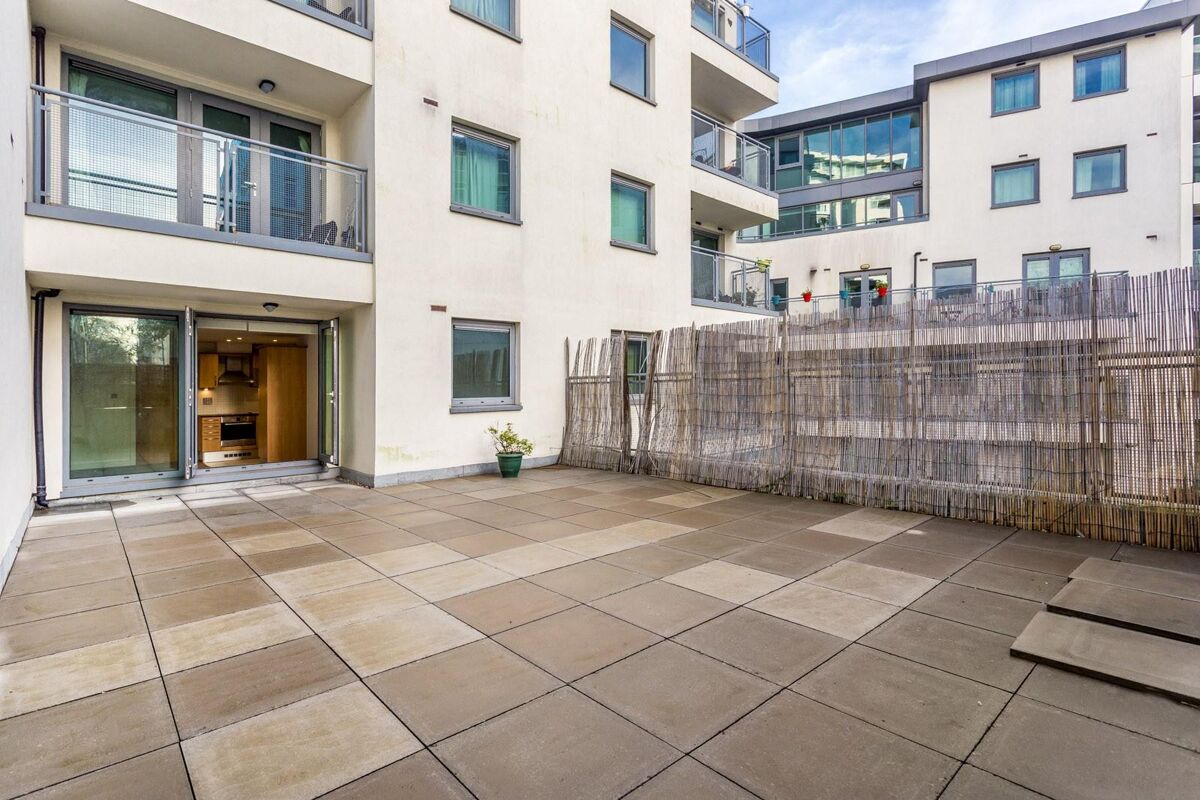 flat to rent in Hardwicks Square, Wandsworth, London, SW18 CLQ231887