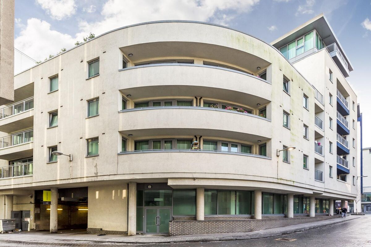 flat to rent in Hardwicks Square, Wandsworth, London, SW18 CLQ231887