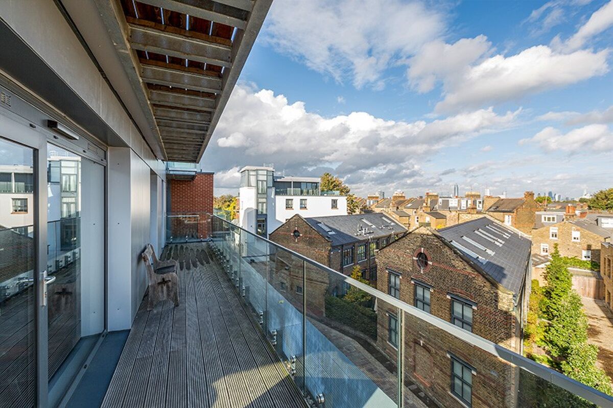 flat to rent in Macaulay Road, Clapham, London, SW4 CLQ248140