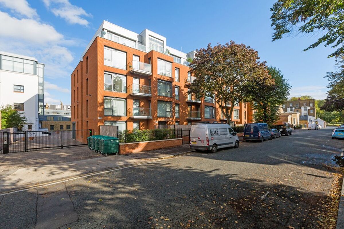 flat to rent in Macaulay Road, Clapham, London, SW4 CLQ248140