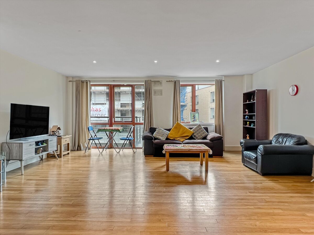 flat for sale in Hills Road, Cambridge, Cambridgeshire, CB2