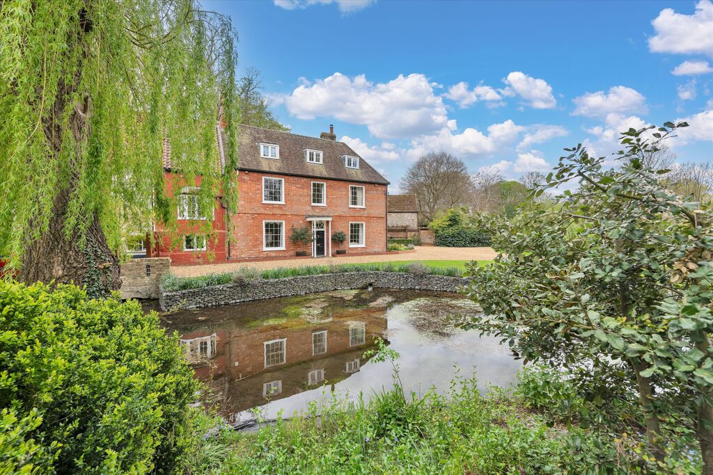 Image of Cotton End Road, Exning, Suffolk CB8