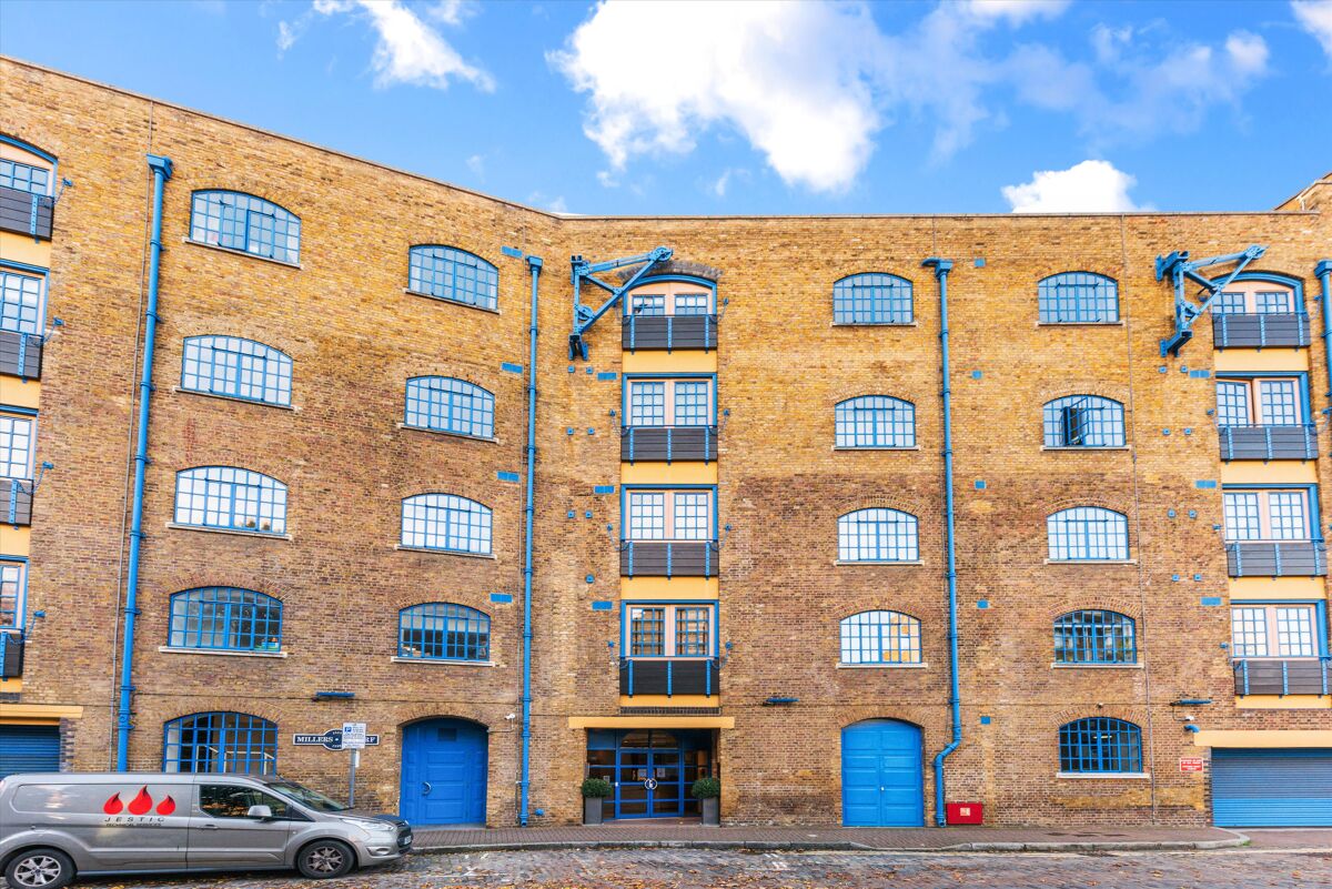 flat for sale in Millers Wharf House, 78 St Katharines Way, London, E1W
