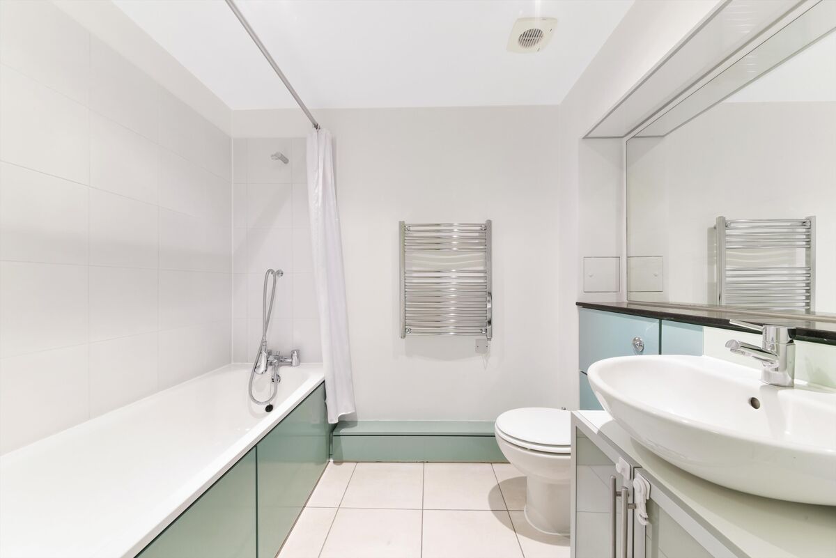 apartment for sale in Queen Of The Apartments, E14. CNW012007318