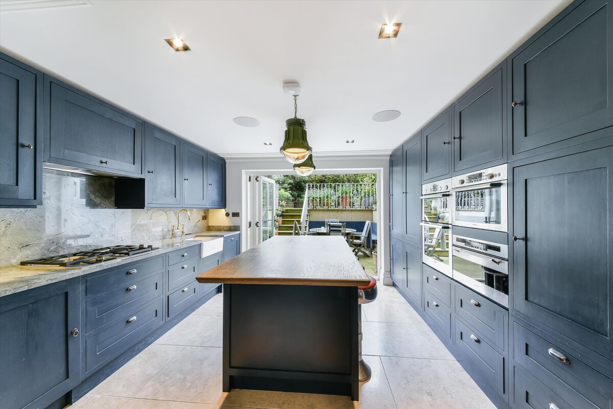 house for sale in Victoria Park Road, London, E9. CNW012007398