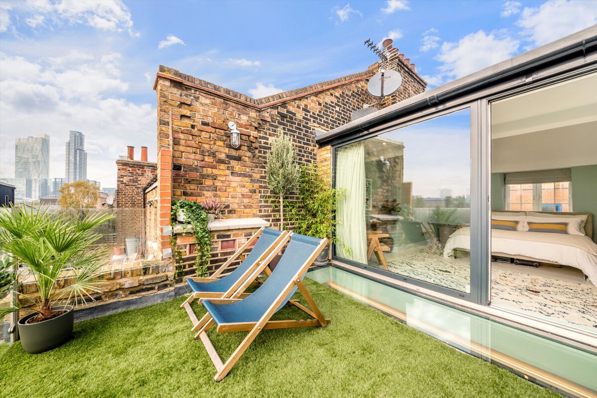 flat for sale in Cheshire Street, London, E2. CNW012051656 Knight Frank
