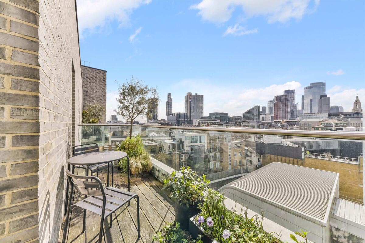 flat for sale in Leonard Street, Shoreditch, EC2A CNW012067284