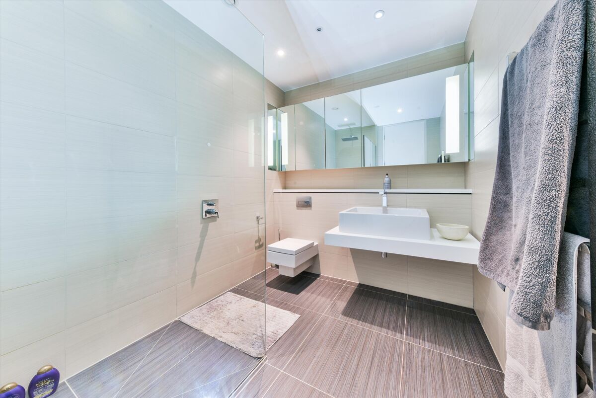 flat for sale in Leonard Street, Shoreditch, EC2A CNW012067284