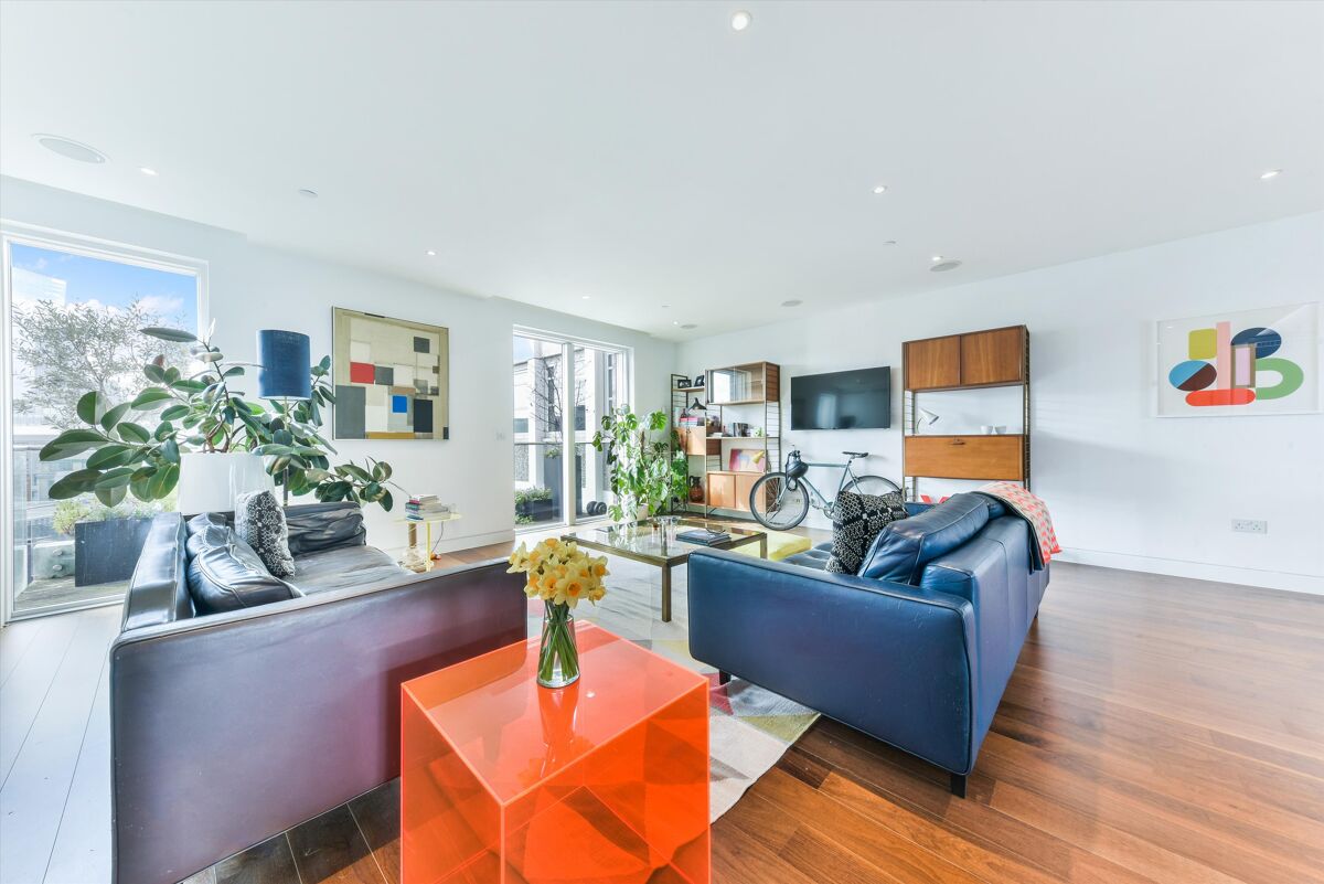 flat for sale in Leonard Street, Shoreditch, EC2A CNW012067284