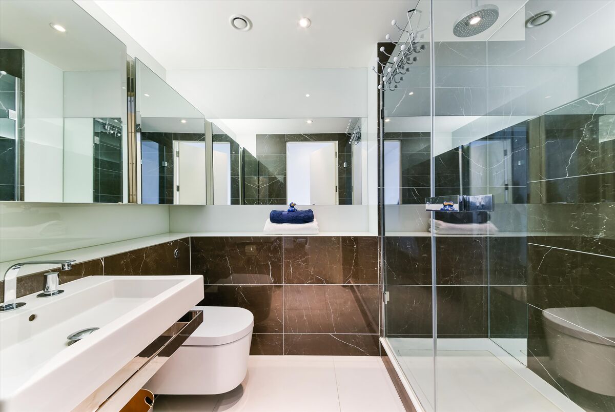 flat for sale in Baltimore Wharf, London, E14 CNW012074070 Knight Frank