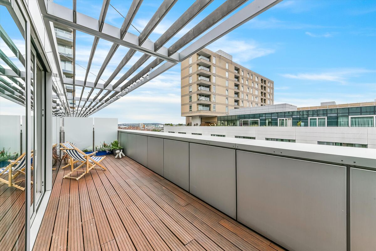 flat for sale in Baltimore Wharf, London, E14 - CNW012074070 | Knight Frank