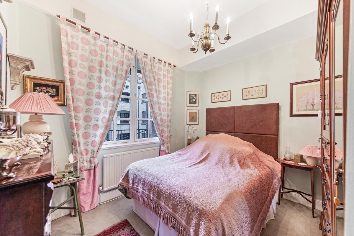 flat for sale in Telfords Yard, E1W CNW012099517 Knight Frank