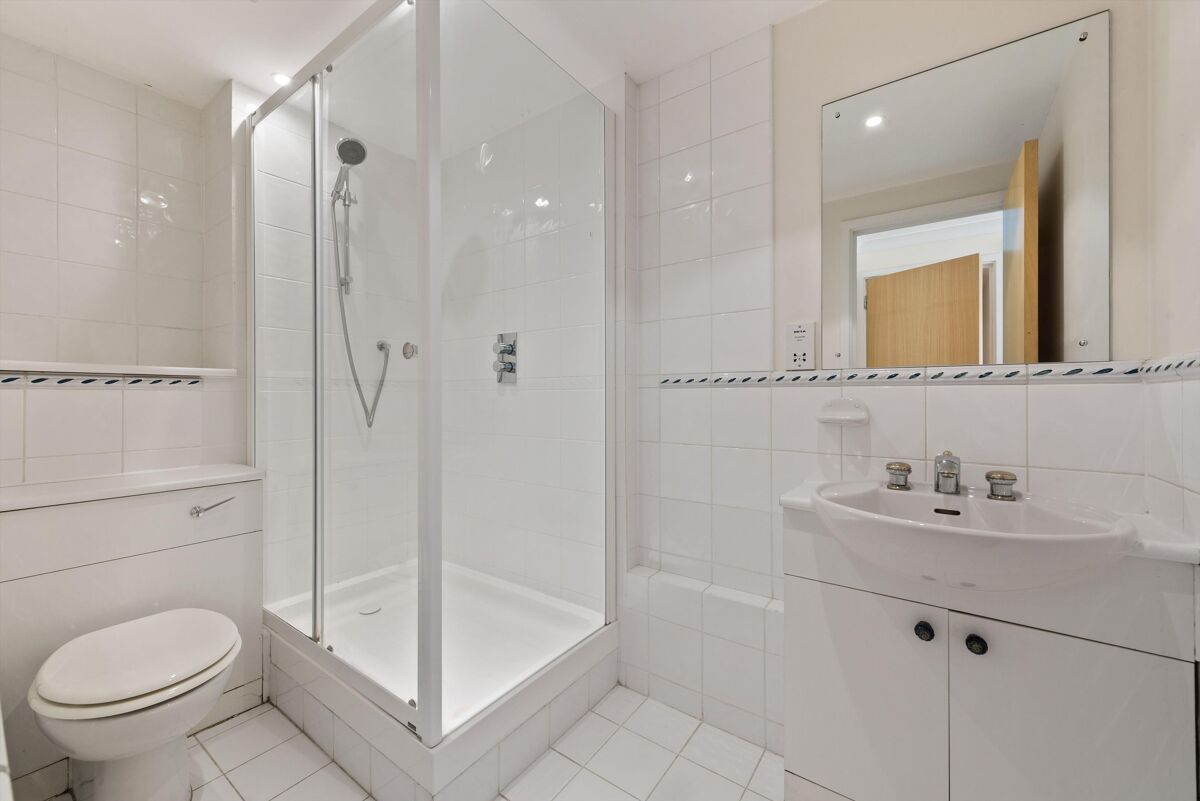 flat for sale in Arnhem Place, London, E14 CNW012105513 Knight Frank