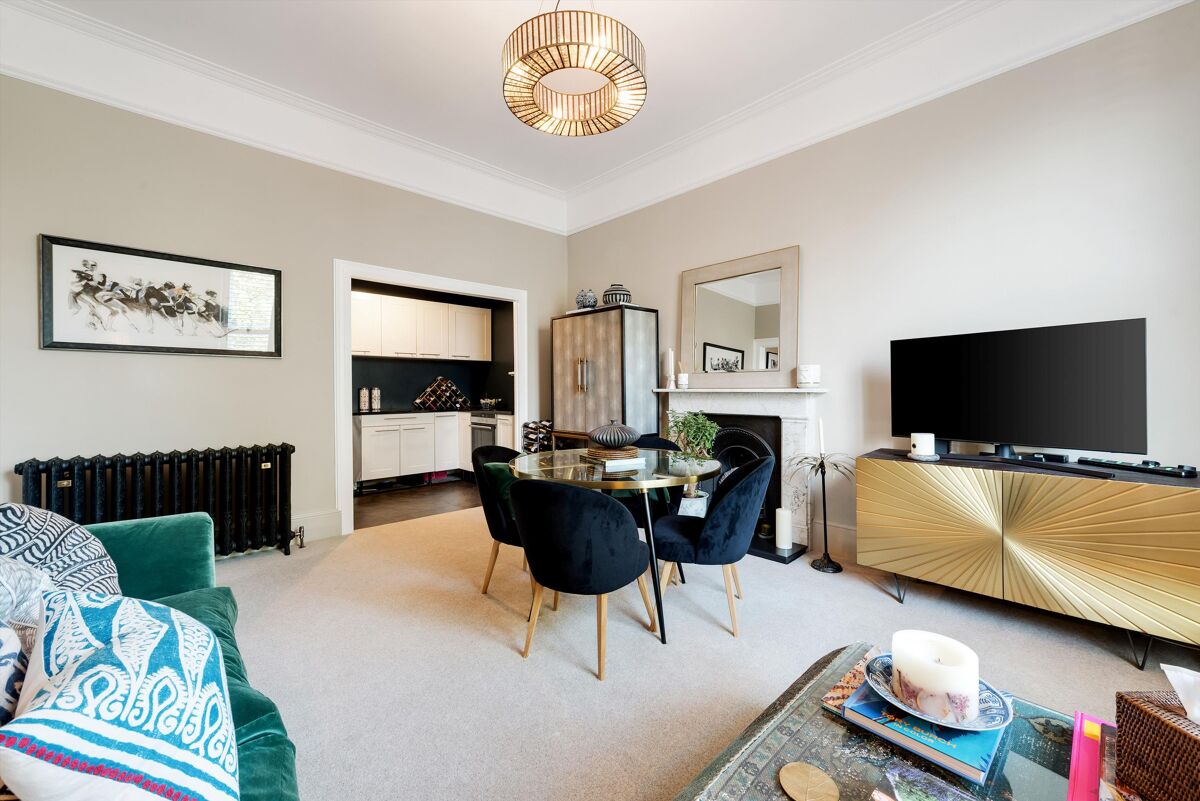 flat for sale in Kidbrooke Park Road, SE3 CNW012126986 Knight Frank